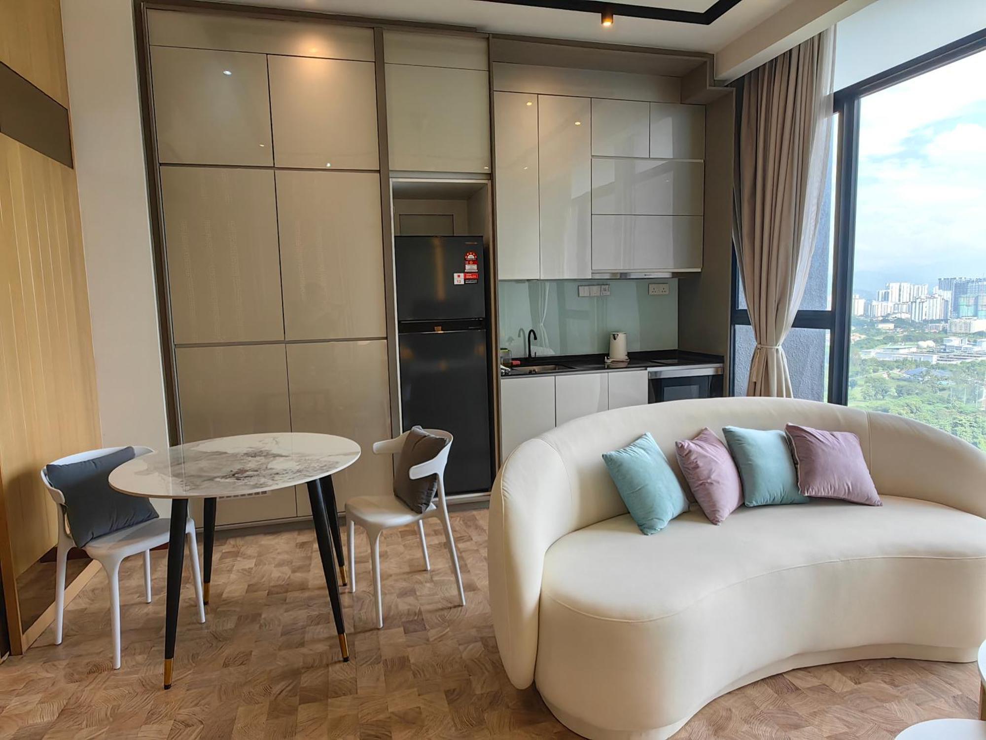 Expressionz Designer Suites Host By Aurora Premium Stay Kuala Lumpur Exterior photo