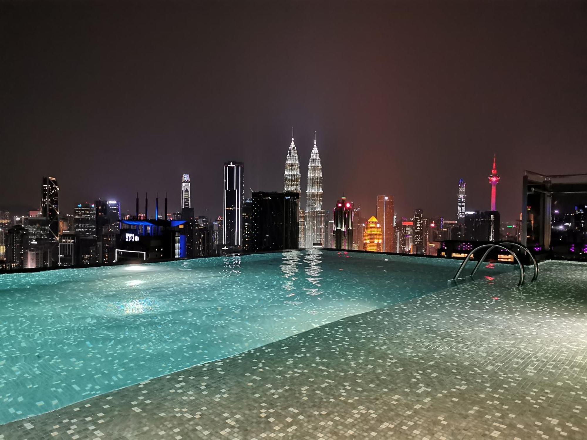 Expressionz Designer Suites Host By Aurora Premium Stay Kuala Lumpur Exterior photo
